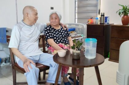 HƠN NỬA THẾ KỶ ĐÔI TA BÊN NHAU